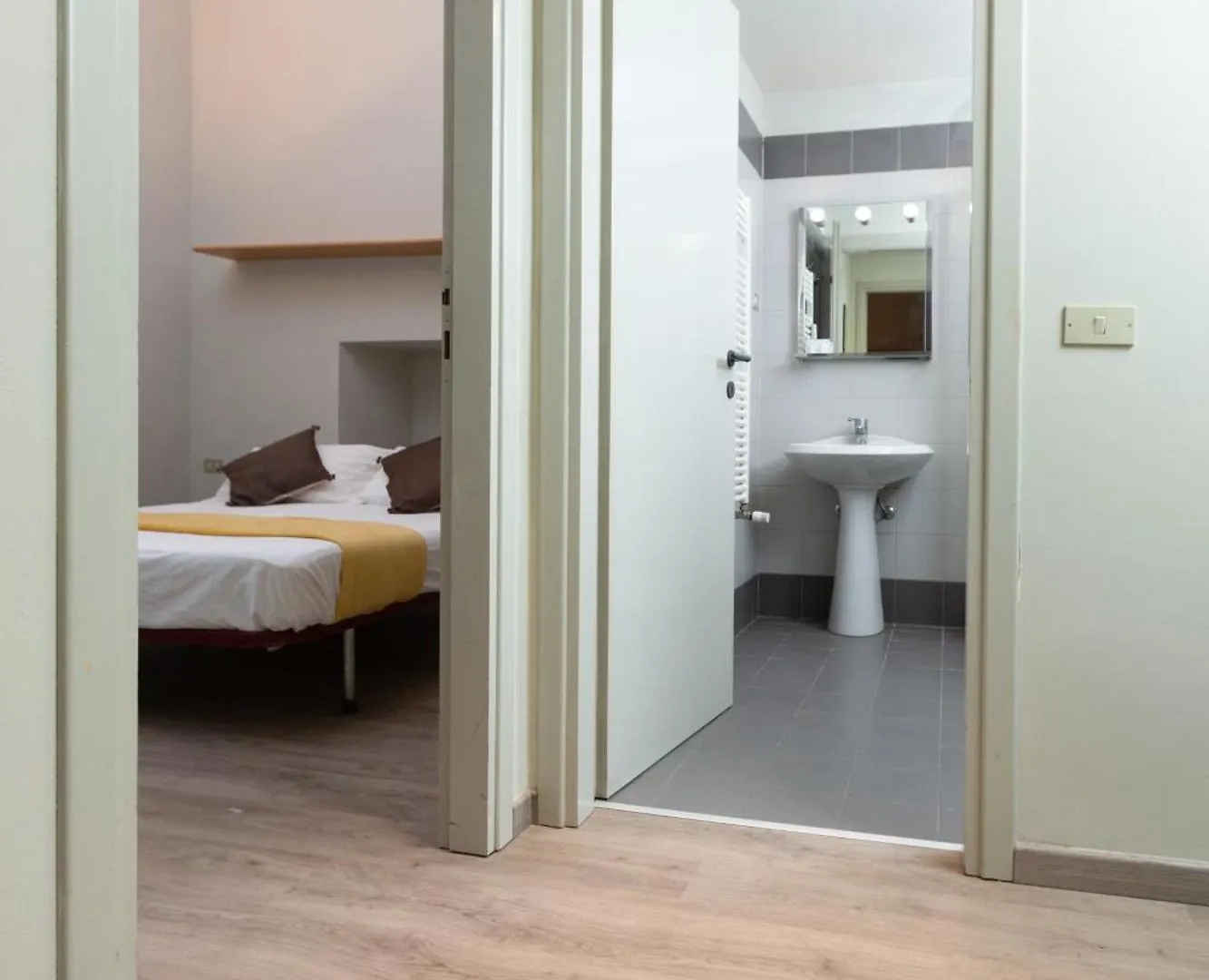 Da Laura Home - City Center - M1 Station Milan