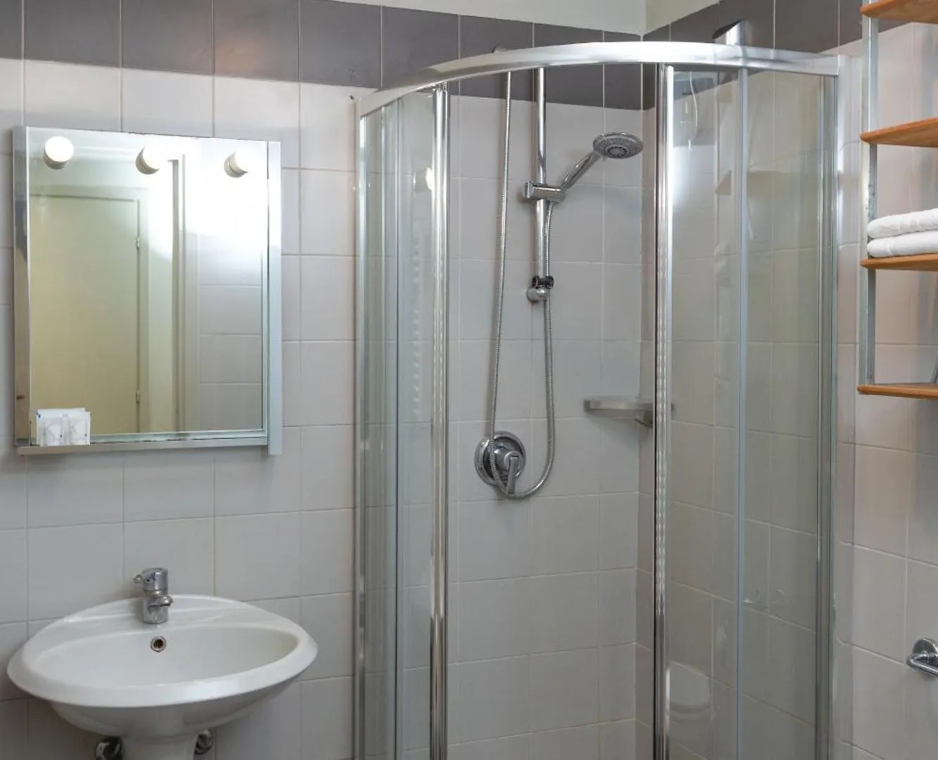 Da Laura Home - City Center - M1 Station Milan Apartment