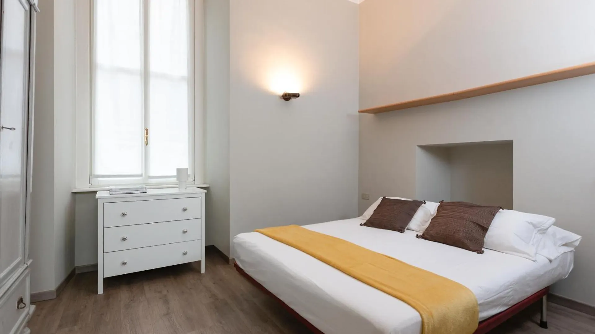 Da Laura Home - City Center - M1 Station Milán 0*,